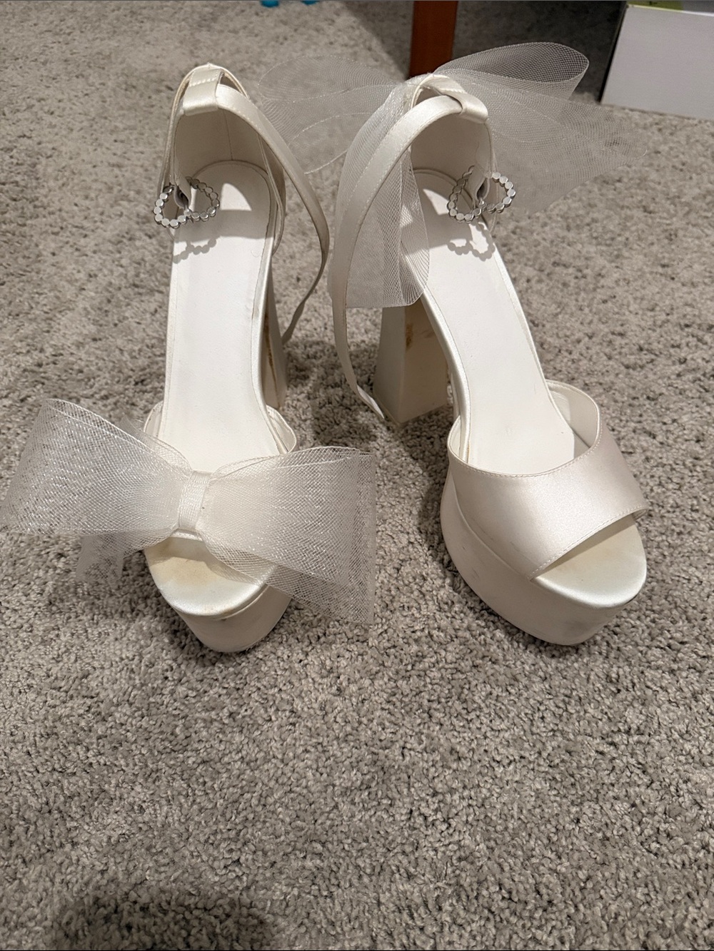 Elegant White Platform Heels with Bow Accent